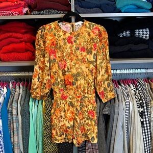 Olivaceous yellow/pink/green floral 3/4 elastic cuff side zipper romper S NWOT